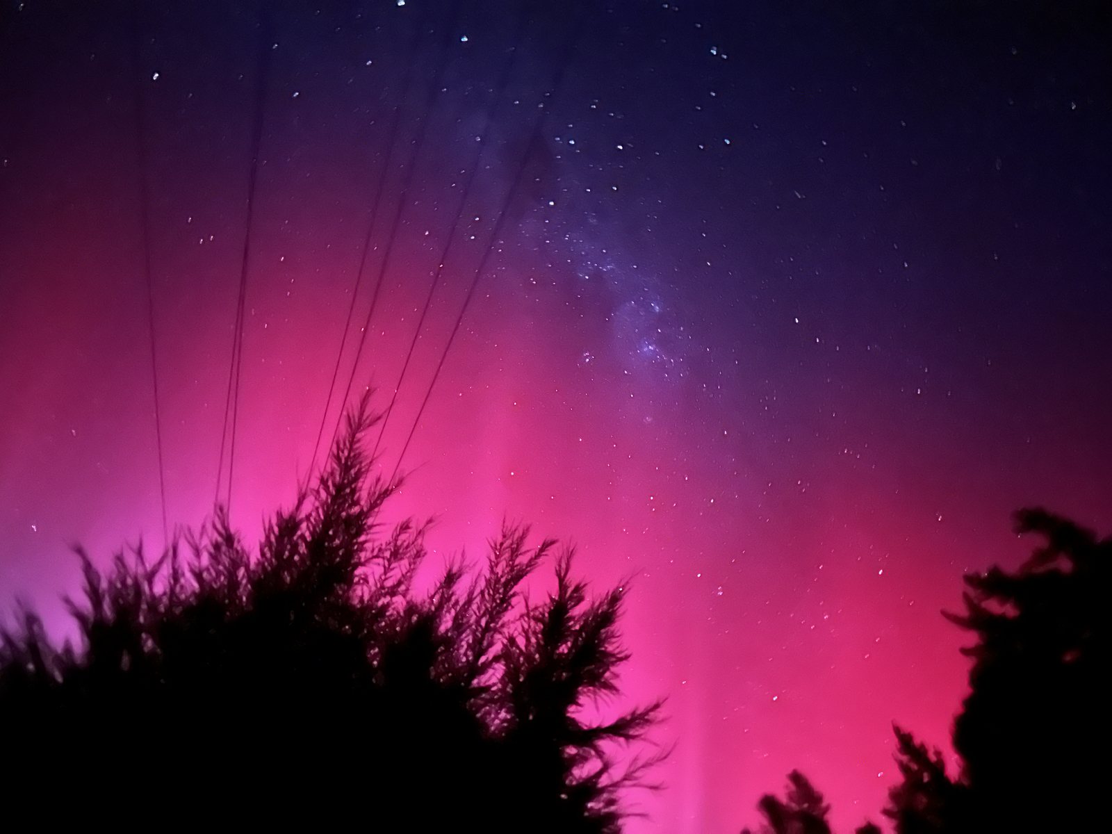 Pink and purple night sky over Kaiteriteri