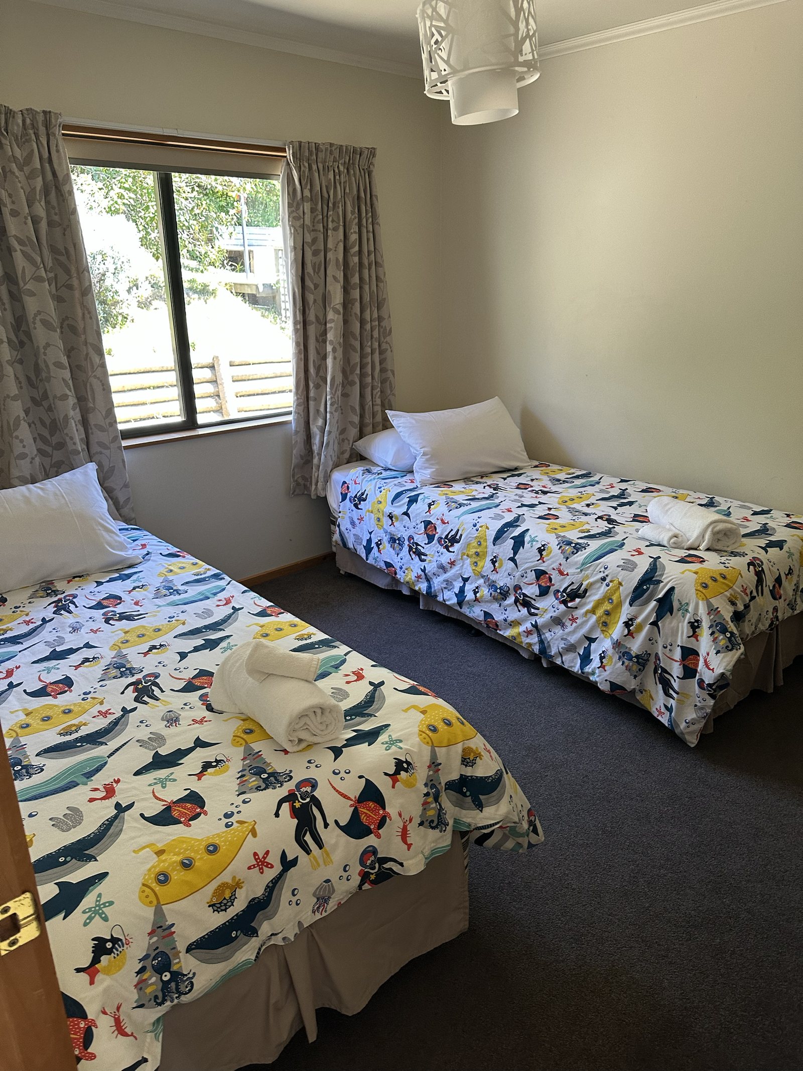 Twin bedroom with two single beds
